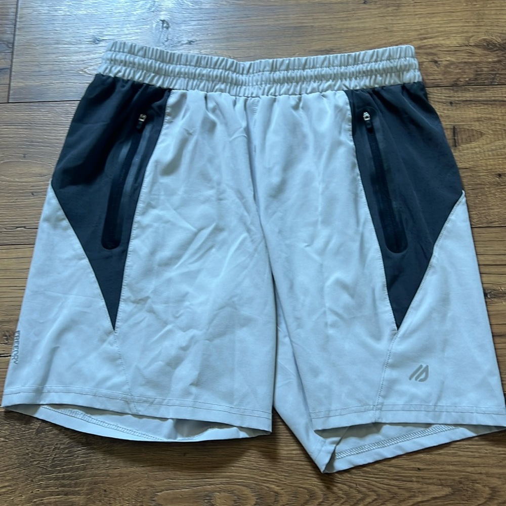 Men’s Eddie Bauer shorts